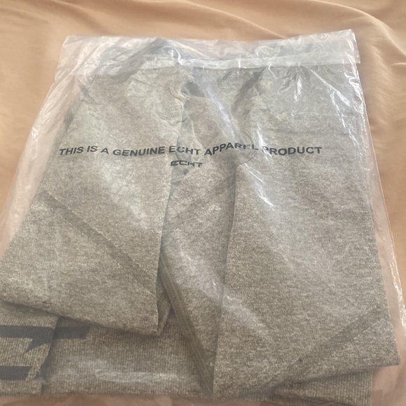 Echt Arise Crop Top - Picture 5 of 5